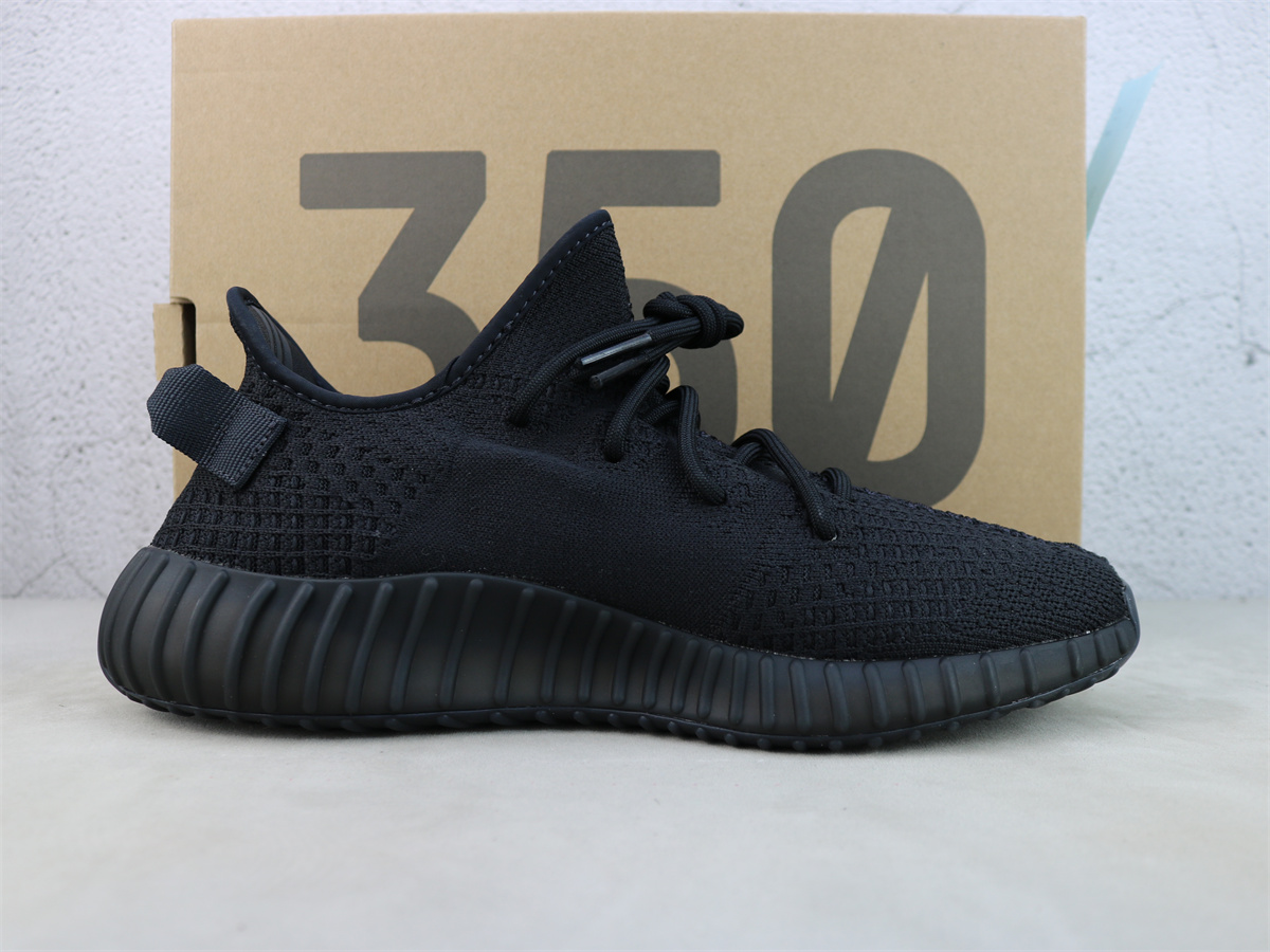 Yeezy Boost 350 V2 Onyx HQ4540